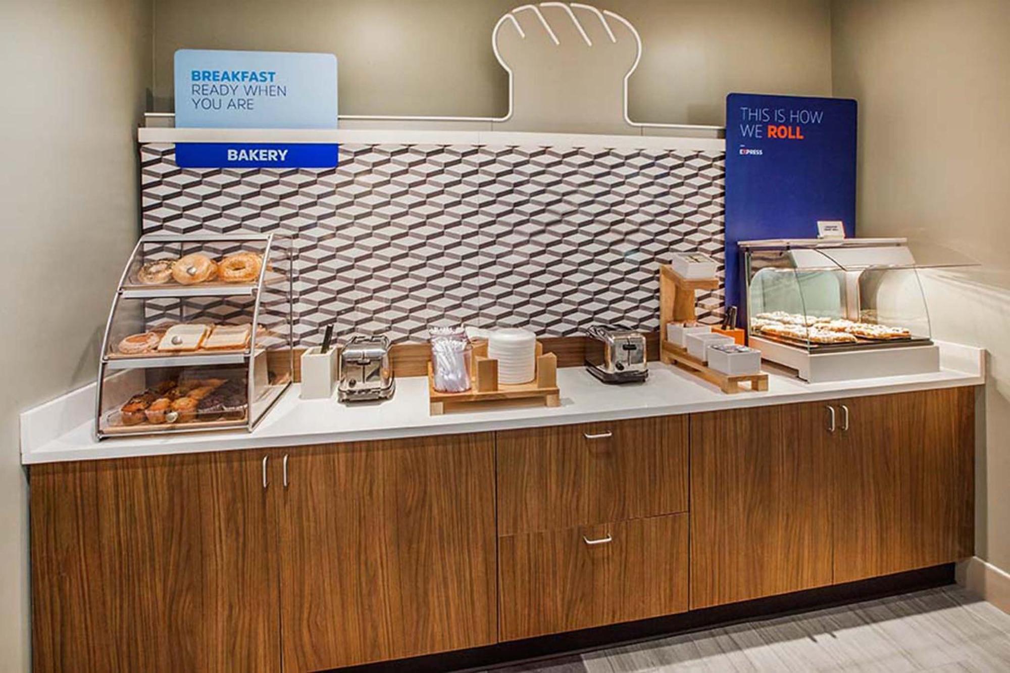 Holiday Inn Express & Suites Terrace By Ihg Экстерьер фото
